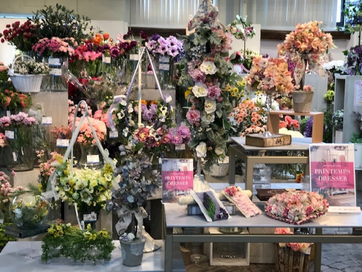 空間を華やかに変える 横浜ディスプレイミュージアム の花商材への思いをお伺いしました 前編 衣食住サービスに携わる小売 事業者のミカタ Super Delivery Media