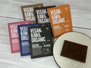 ビーガン・オーガニックなローチョコレート「ROOSIKU ORGANIC CHOCOLATE（ローシクオーガニックチョコレート）」を取り寄せて、美味しさを確かめてみた