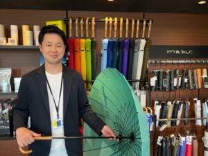 強くて丈夫なだけじゃない。デザインと環境配慮も考える傘ブランド「mabu（マブ）」を展開するSMV JAPANにその想いをお訊きしました。